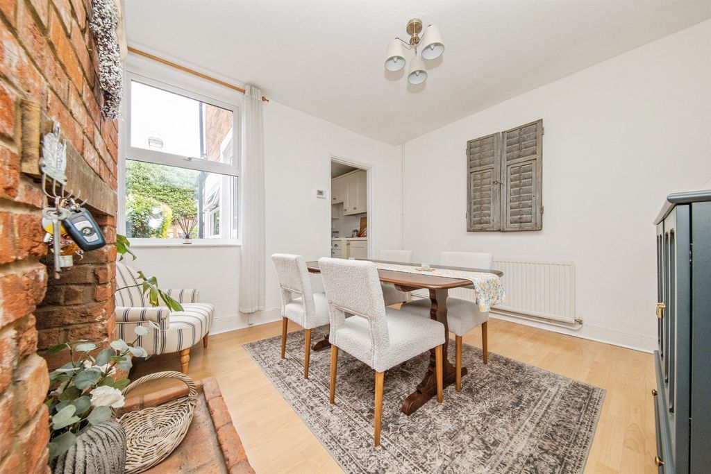 Property photo 3 of 16