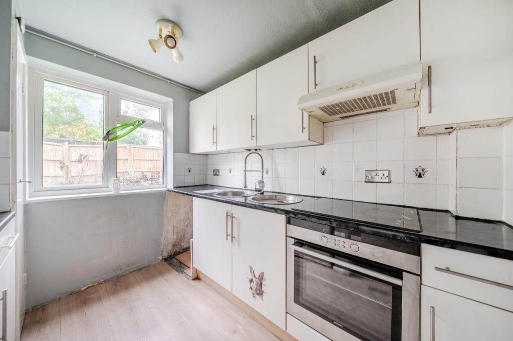 Property photo 2 of 18 Kitchen