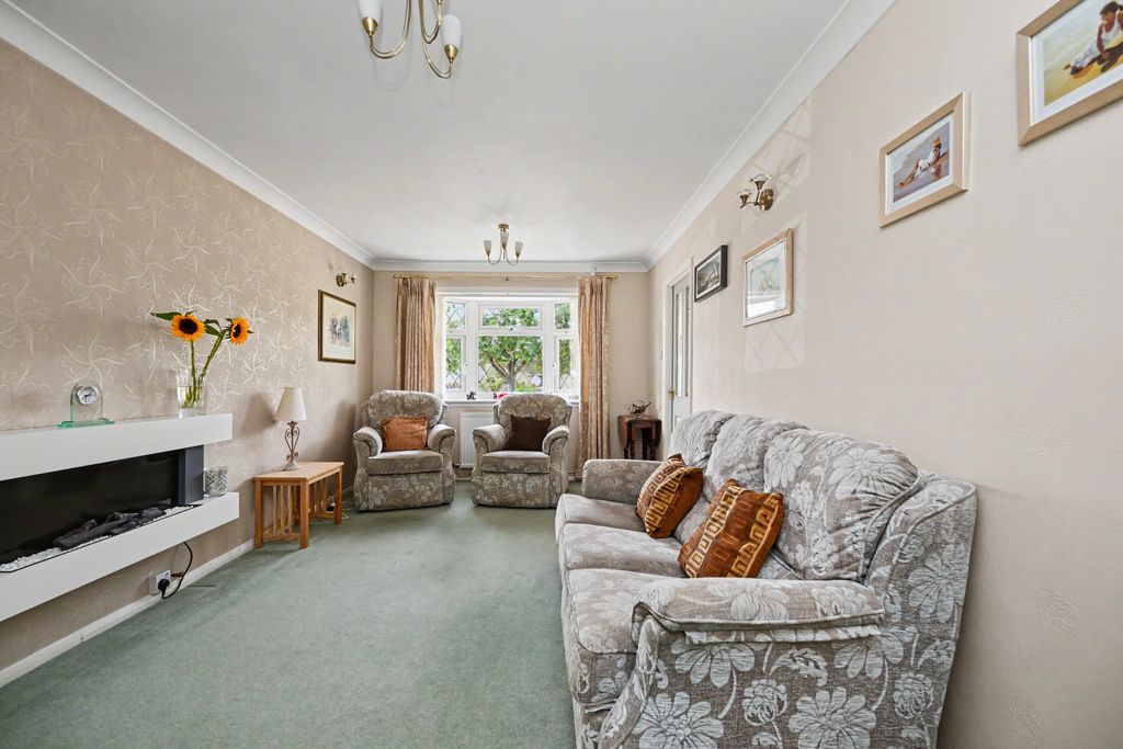 Property photo 3 of 19