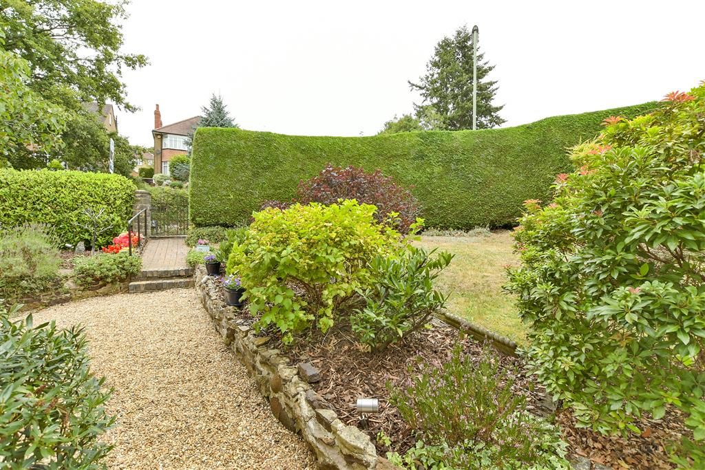 Property photo 2 of 20 Front Garden
