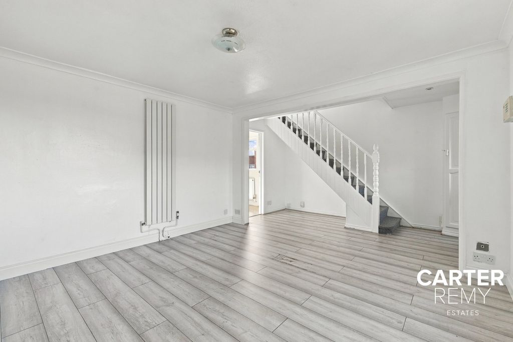 Property photo 3 of 26
