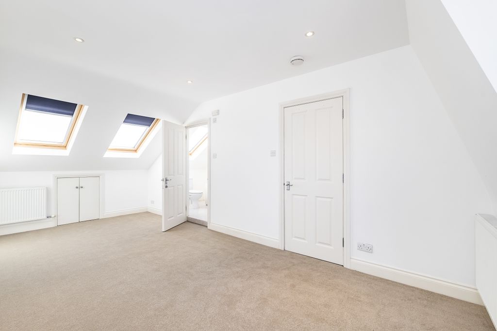 Property photo 2 of 9 Trinity-Road-008