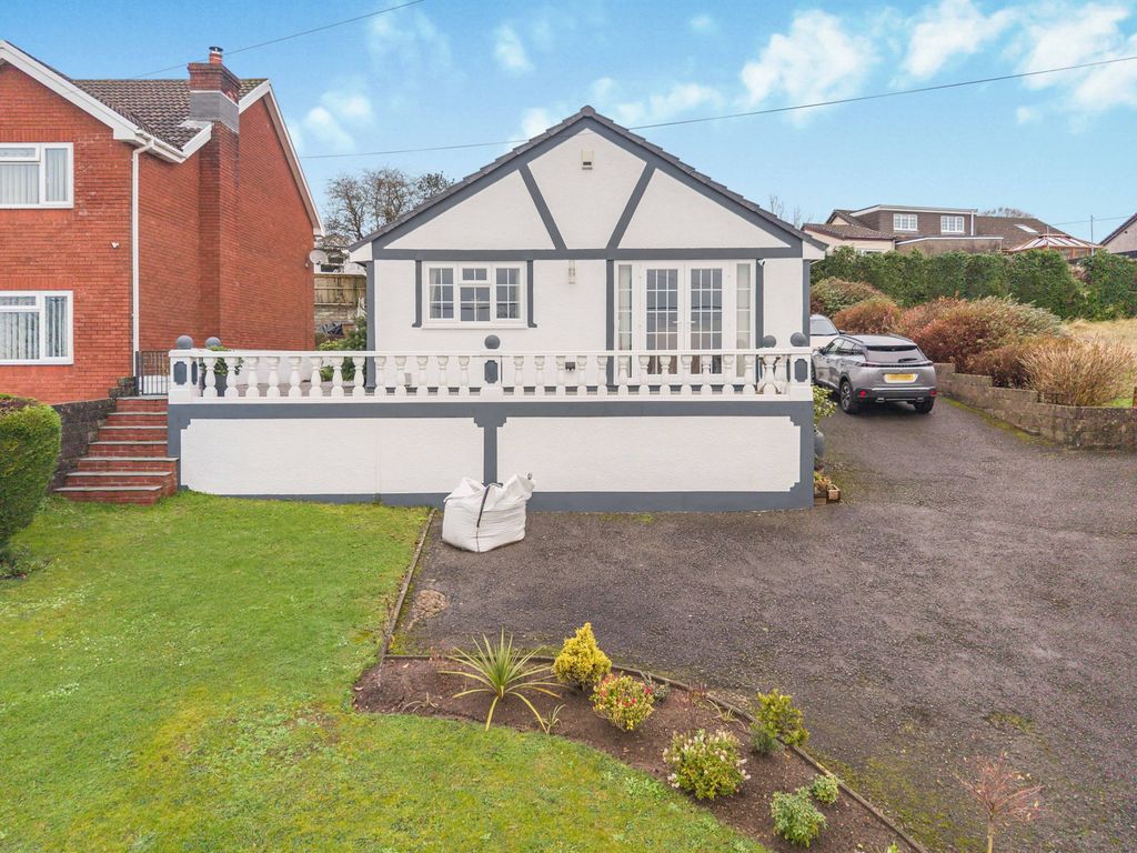 Property photo 1 of 28