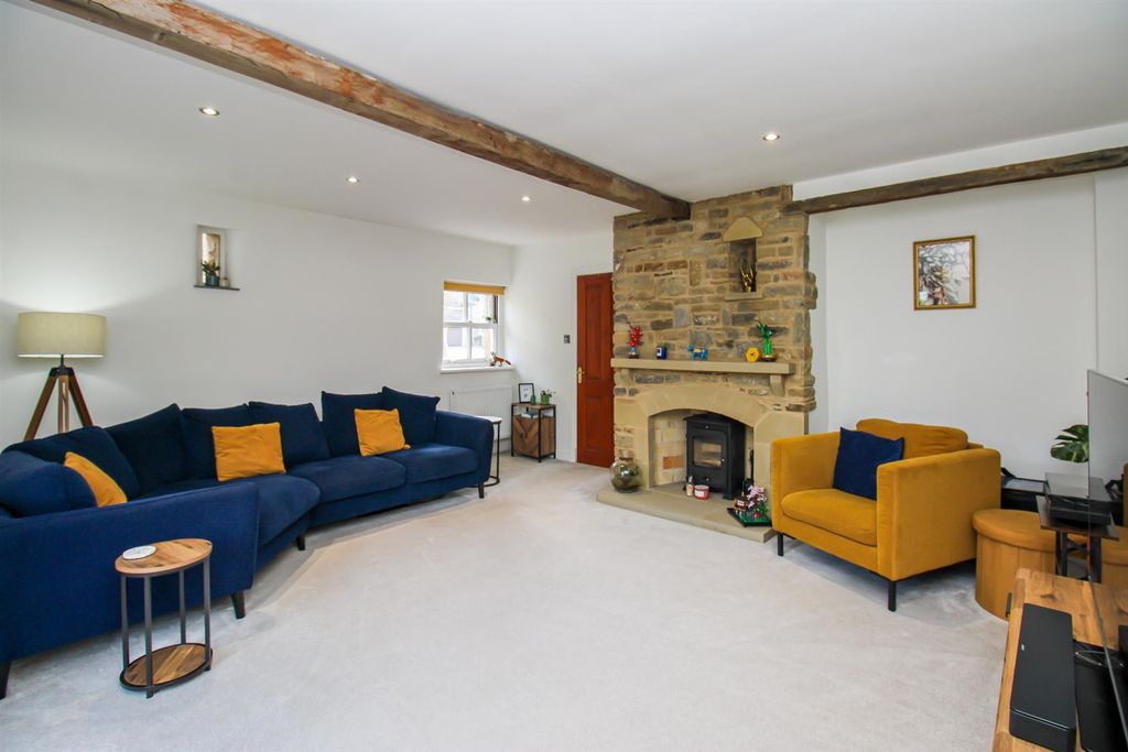 Property photo 3 of 19 Living Room