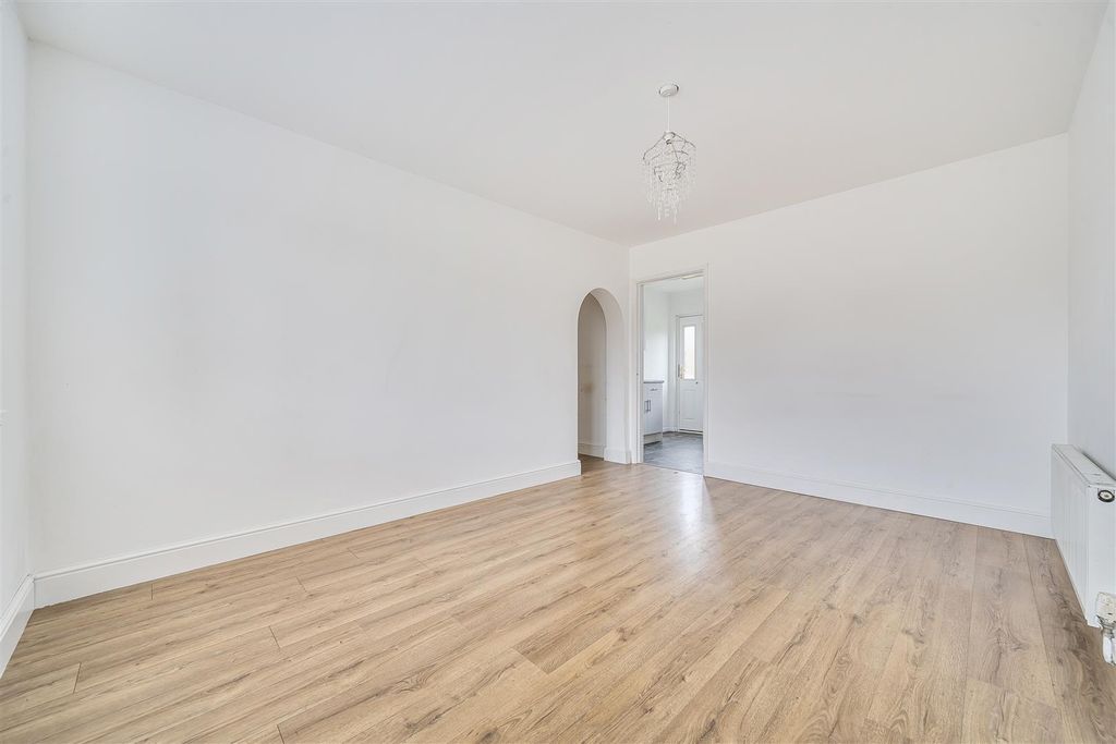 Property photo 3 of 22 1396496-11-6968F858B0A2A.Jpg