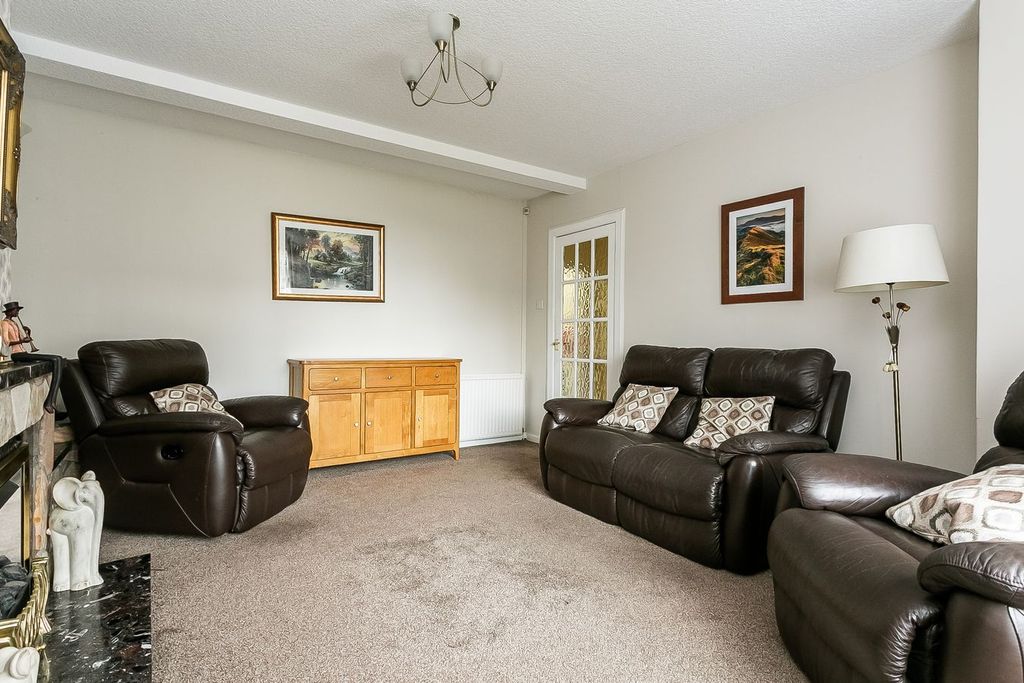 Property photo 3 of 28