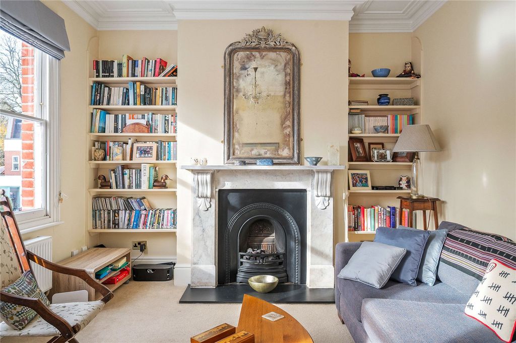 Property photo 3 of 16 Reception/Bedroom 1