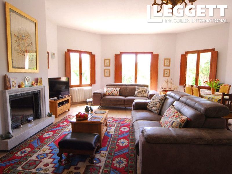 Property photo 3 of 10