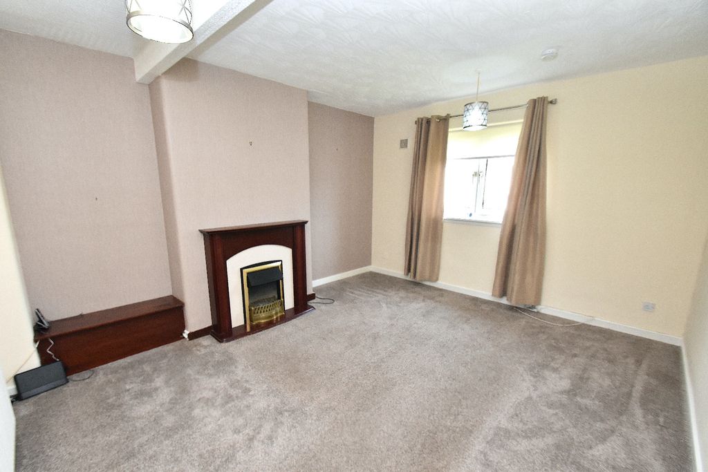 Property photo 2 of 15 5070112