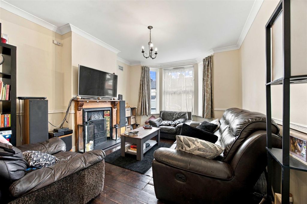 Property photo 3 of 14 Living Room