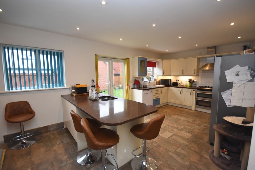 Property photo 2 of 13 Kitchen/Diner