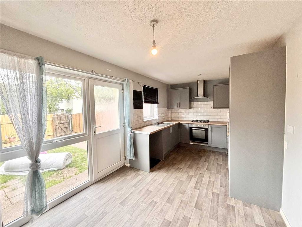 Property photo 2 of 16 Breakfast Kitchen