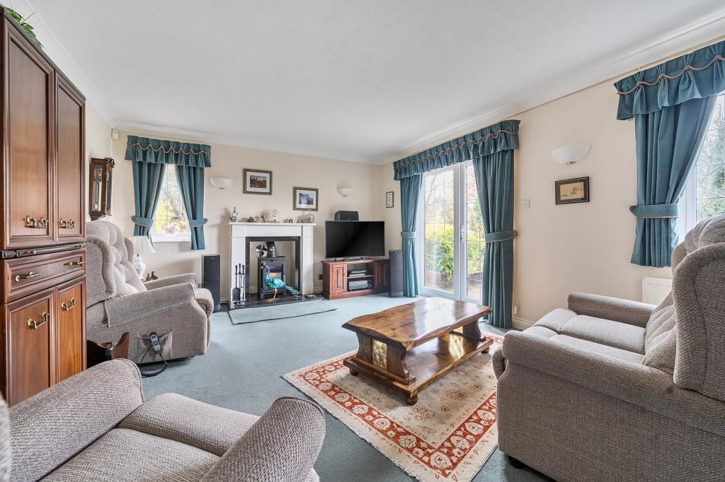 Property photo 3 of 26 Living Room