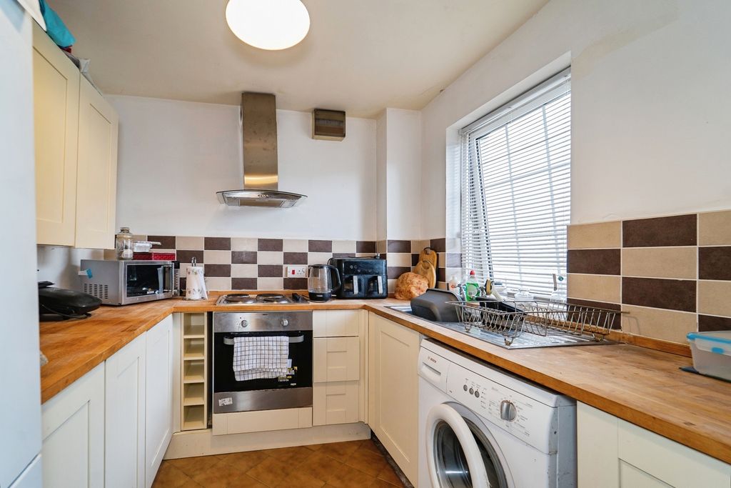 Property photo 2 of 16 Pbox-Img.Jpg