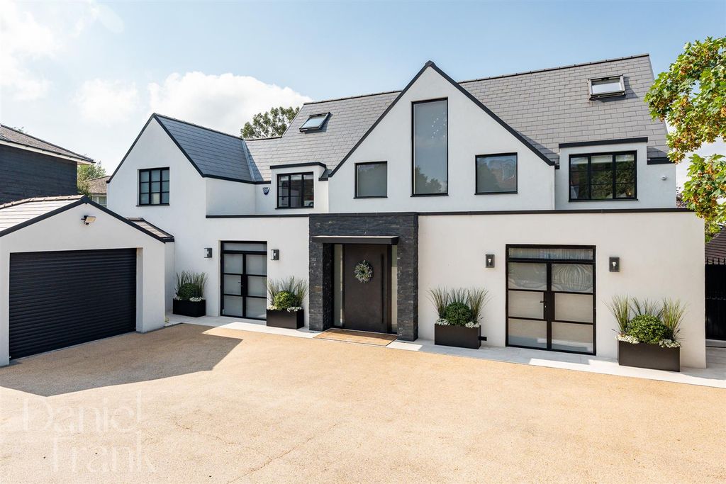 Property photo 1 of 70