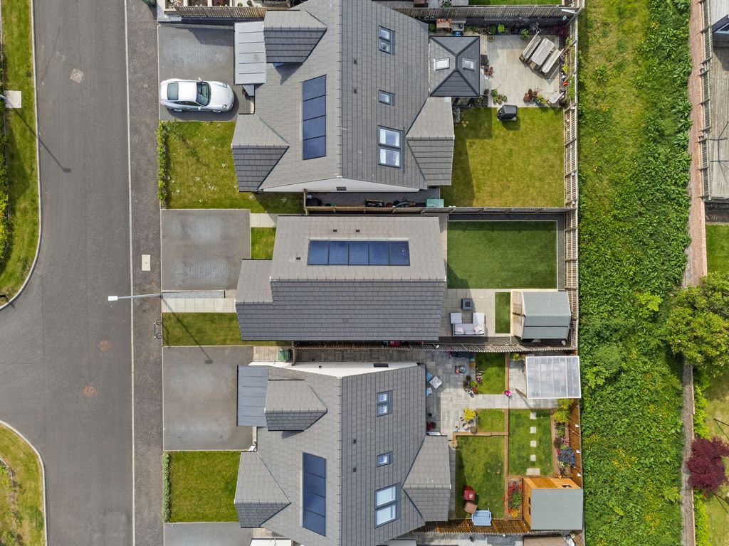 Property photo 3 of 32