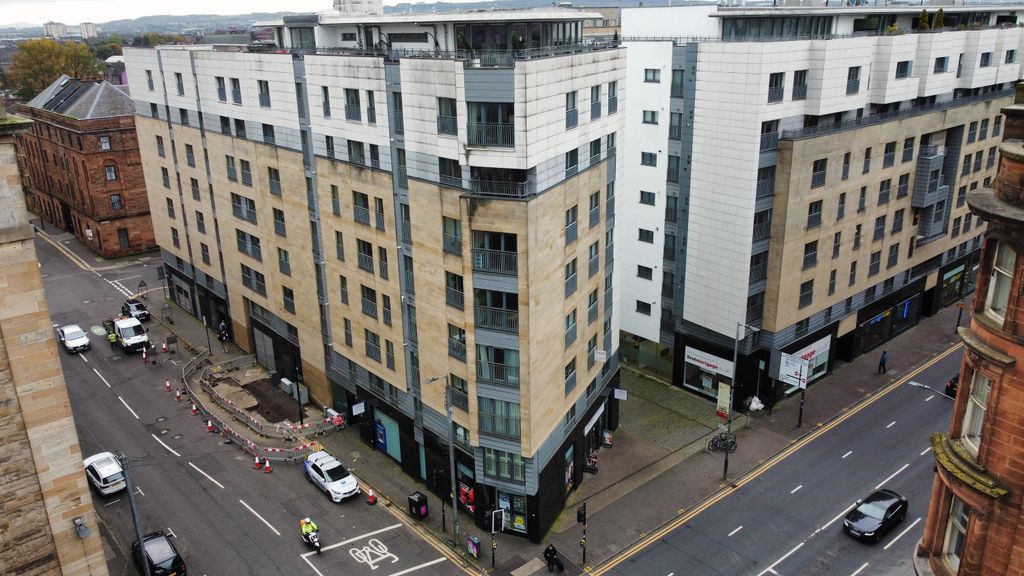 Property photo 2 of 33