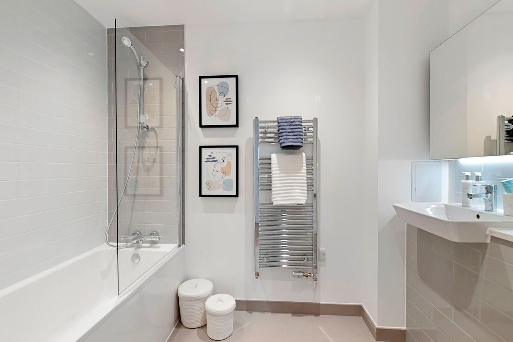 Property photo 3 of 9 Showhome