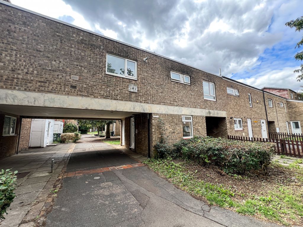 Property photo 1 of 12 3 Bed Flat To Rent