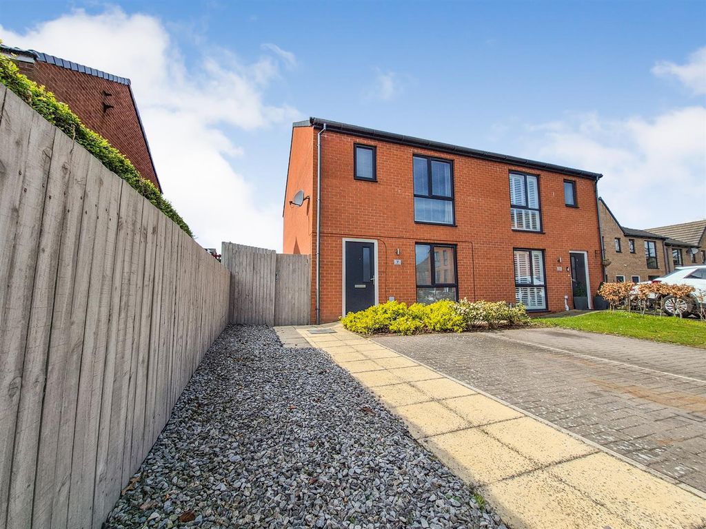 Property photo 1 of 23 001 Exterior.Jpg