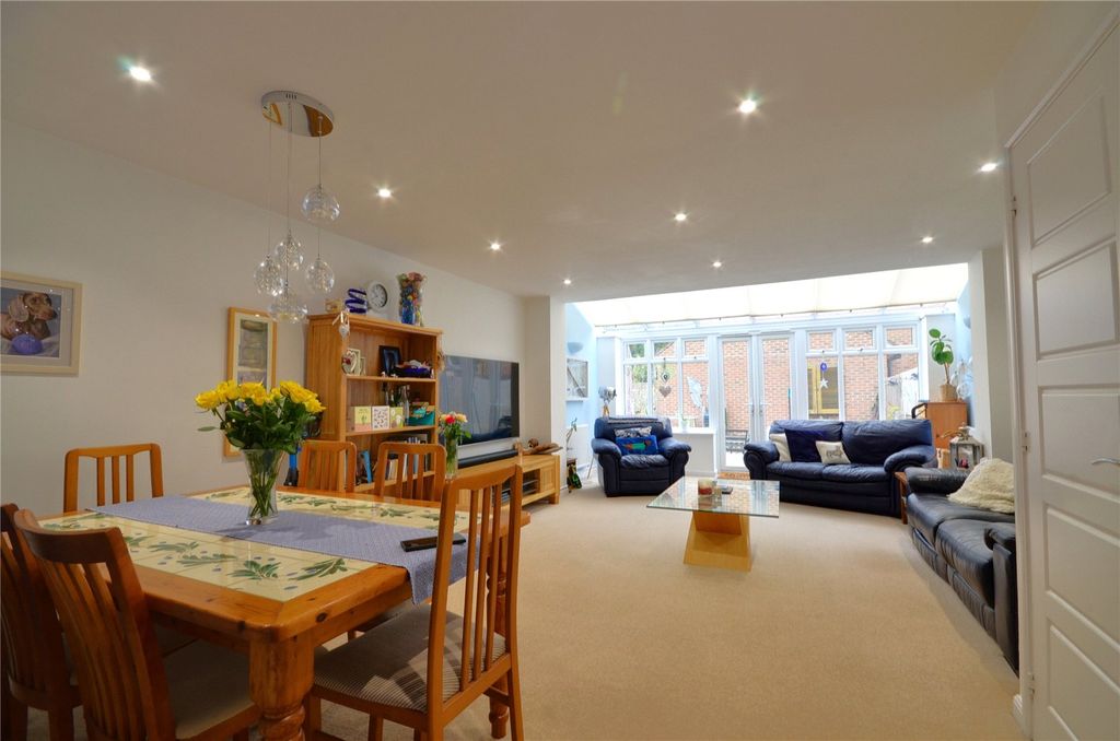 Property photo 1 of 18 Lounge/Diner