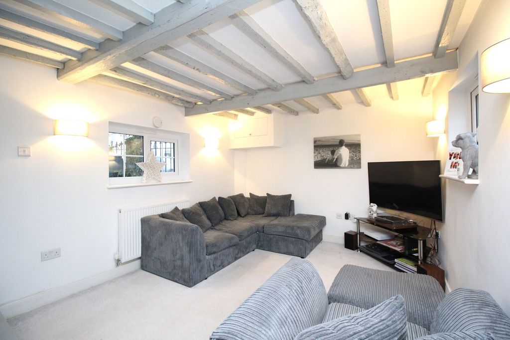 Property photo 2 of 8 Living Area