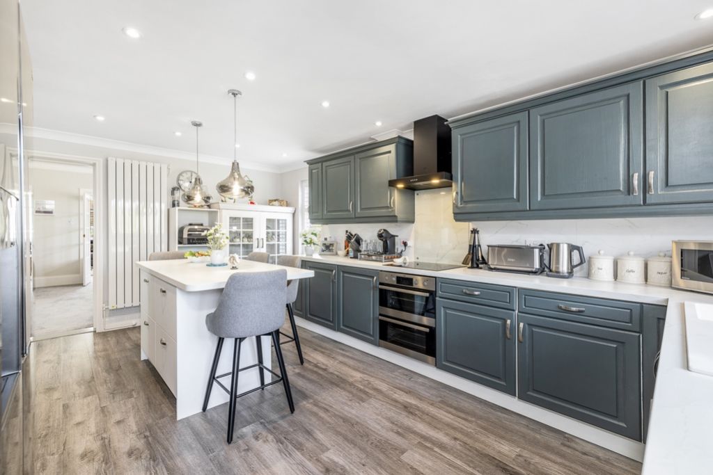 Property photo 3 of 26 Ashburton (Boston)-27