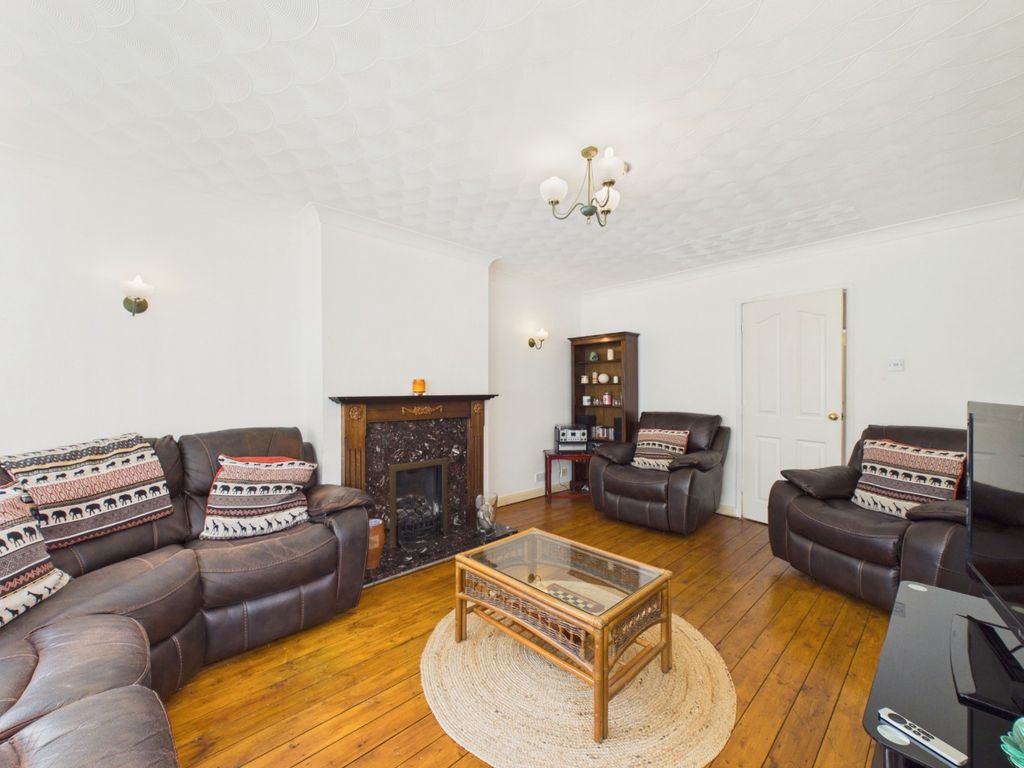Property photo 3 of 18 5182956