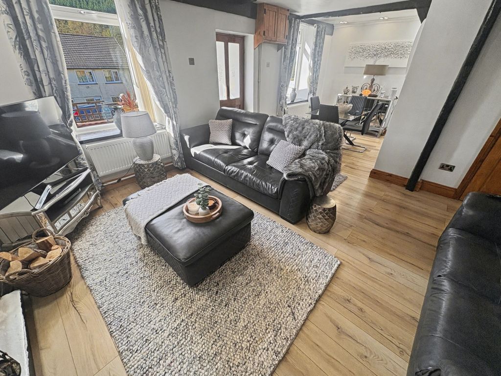 Property photo 2 of 37