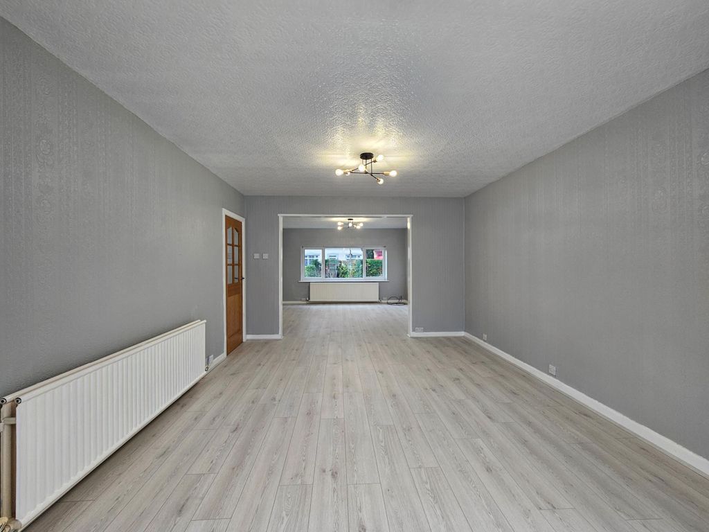 Property photo 3 of 26