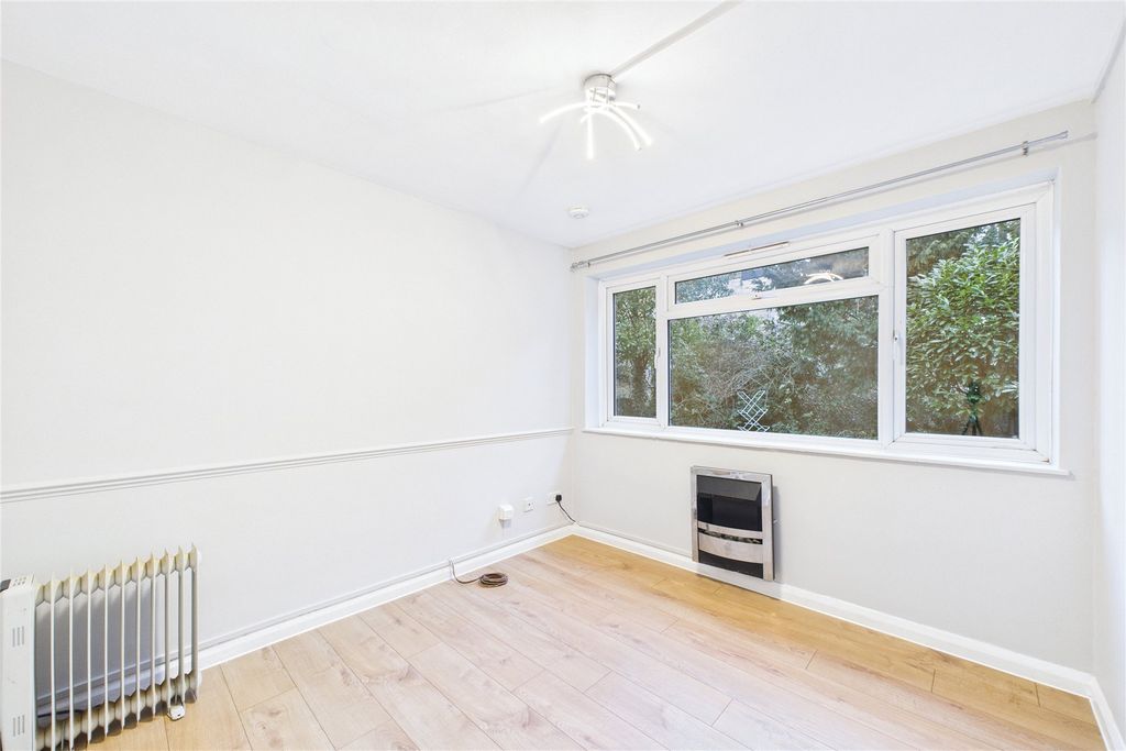 Property photo 2 of 5 Picture No. 10