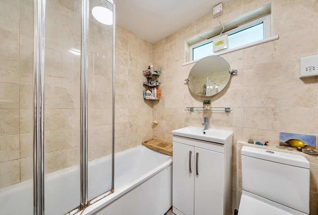 Property photo 2 of 10 1-69E92254d9F4d-1...