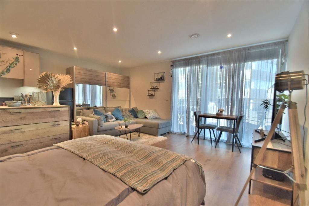 Property photo 2 of 9