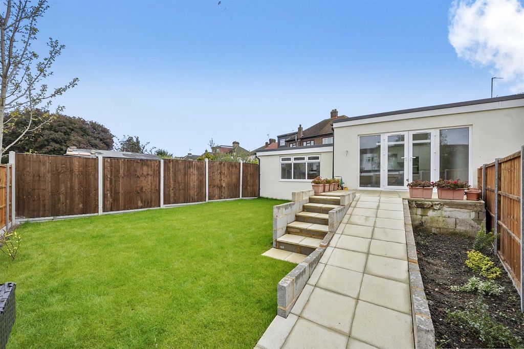 Property photo 2 of 23