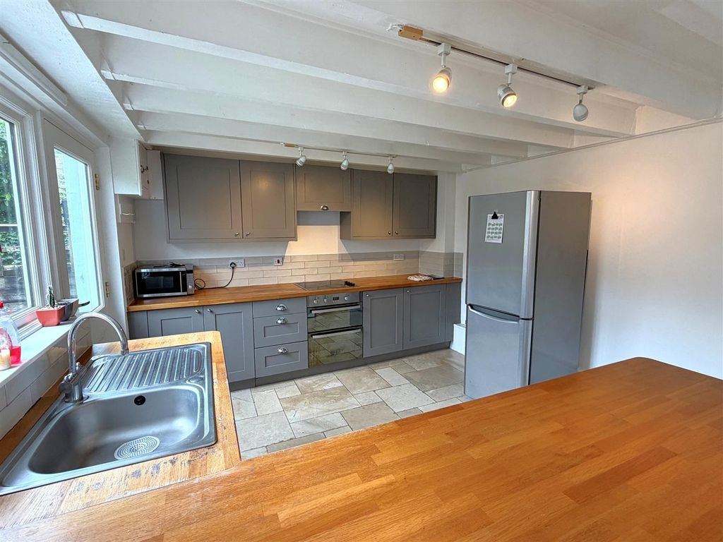Property photo 3 of 15 Kitchen 2.Jpg