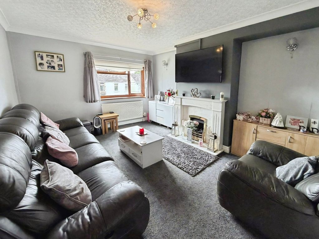 Property photo 3 of 28