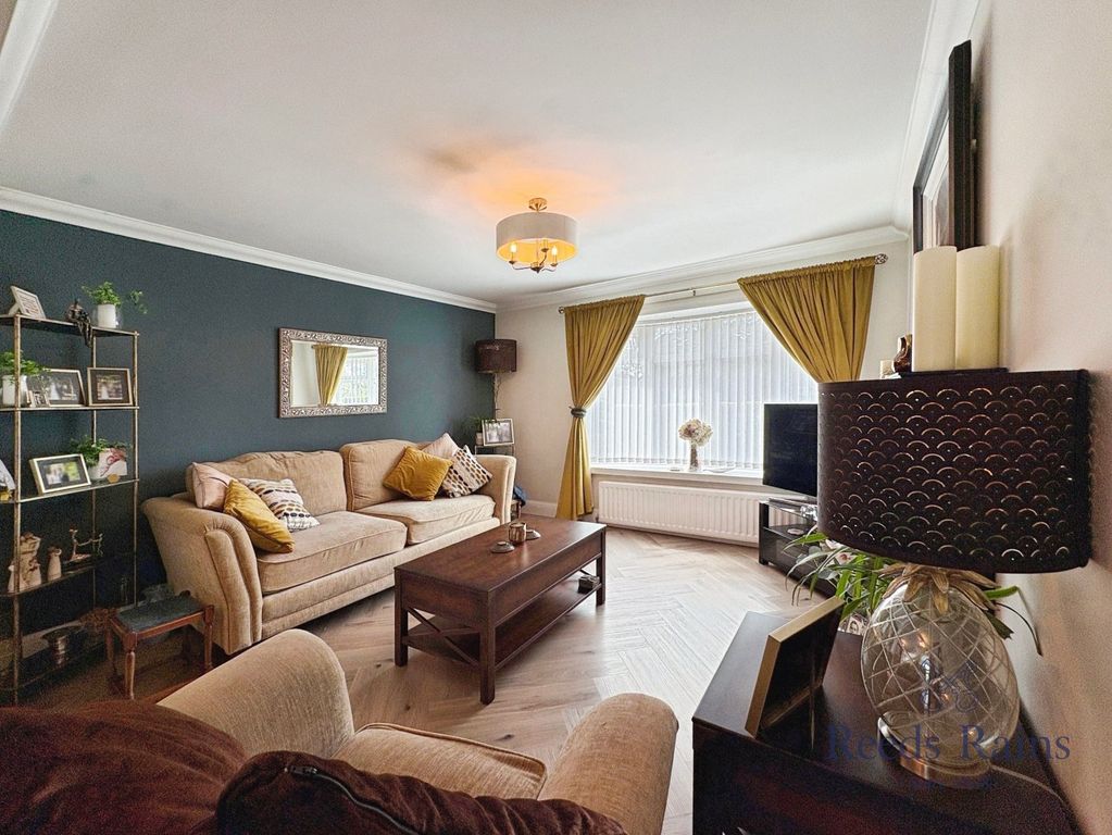 Property photo 3 of 22 Picture No. 01