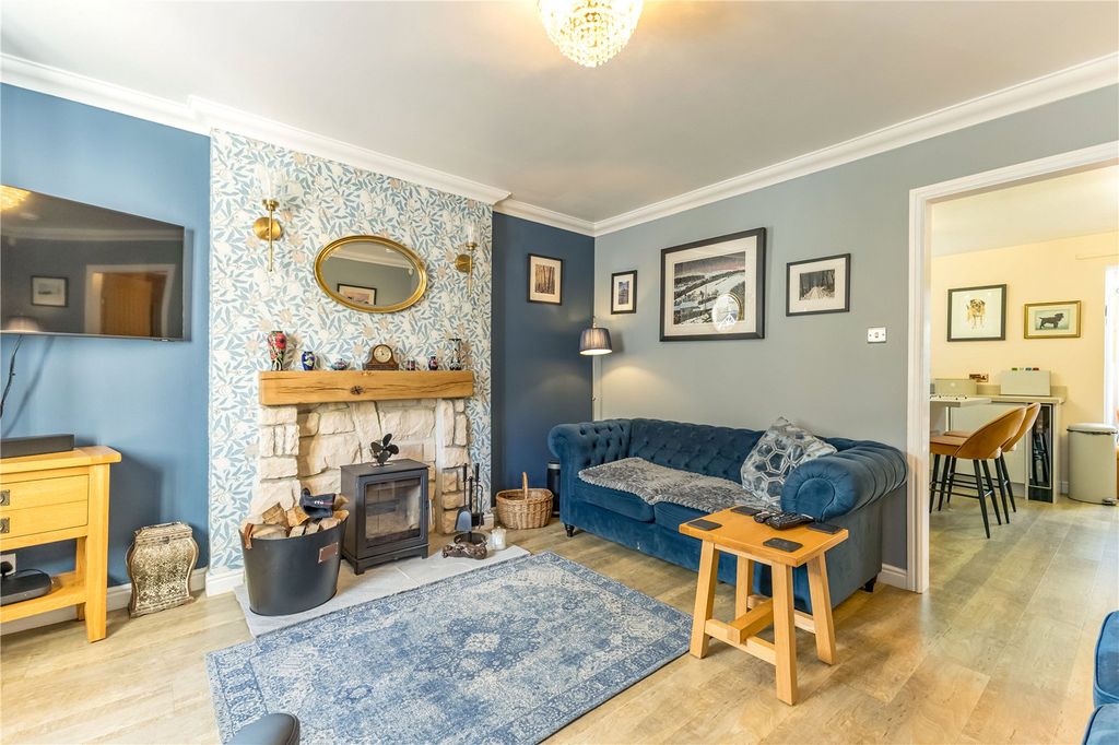 Property photo 2 of 22 Lounge