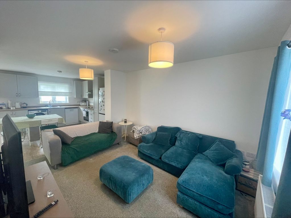 Property photo 3 of 13 5904084
