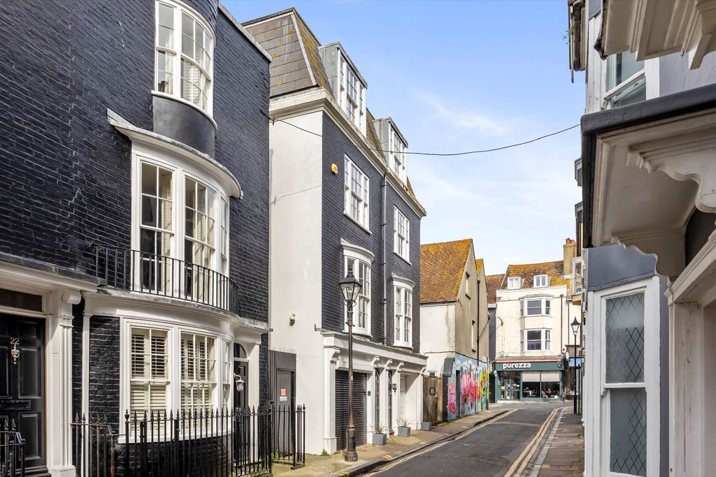 Property photo 2 of 16 5033351