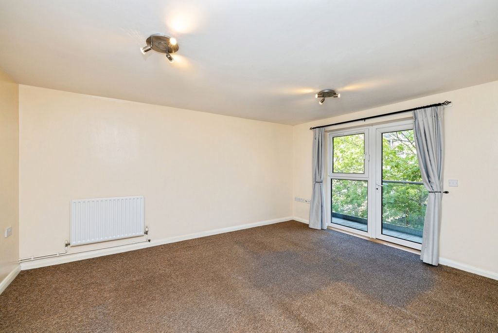 Property photo 3 of 20 Pbox-Img.Jpg