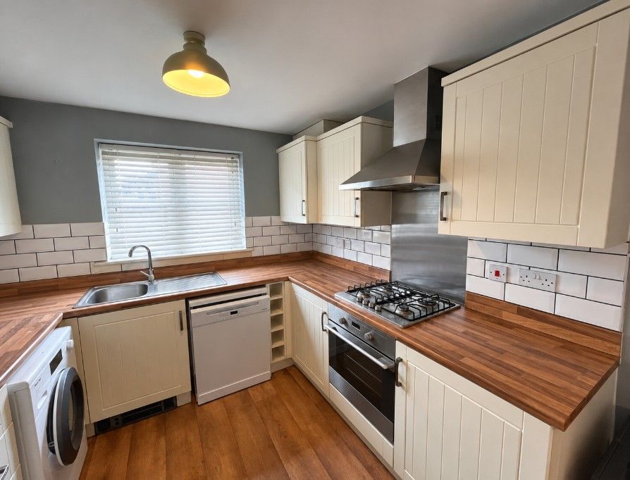 Property photo 2 of 14
