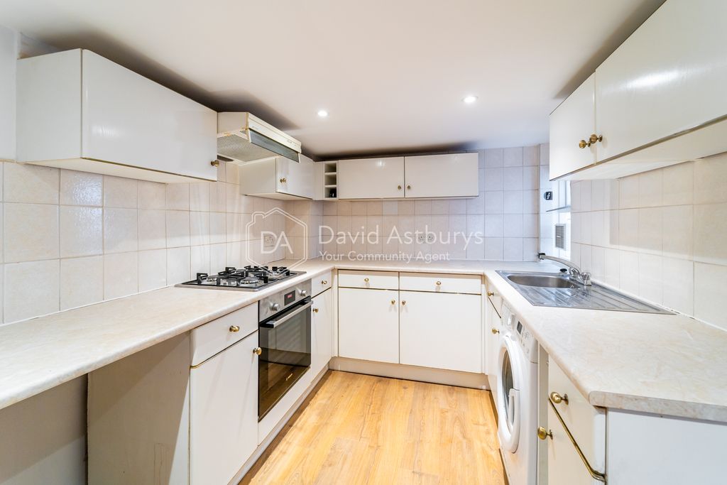 Property photo 2 of 10 Ndb05476