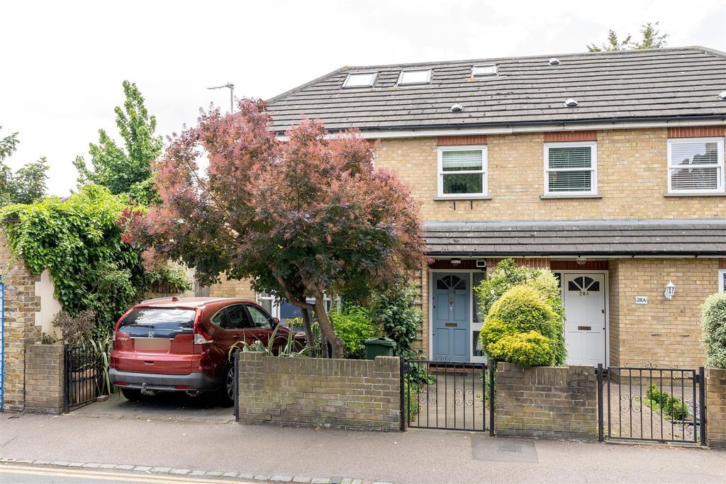 Property photo 1 of 29 Pembroke Road E17