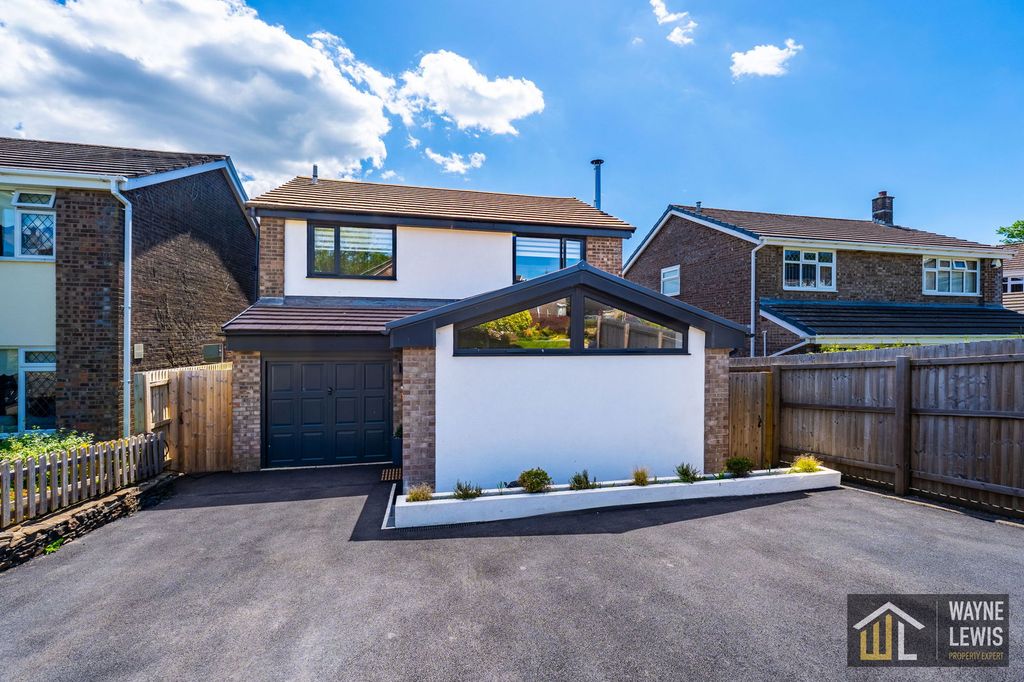 Property photo 1 of 51