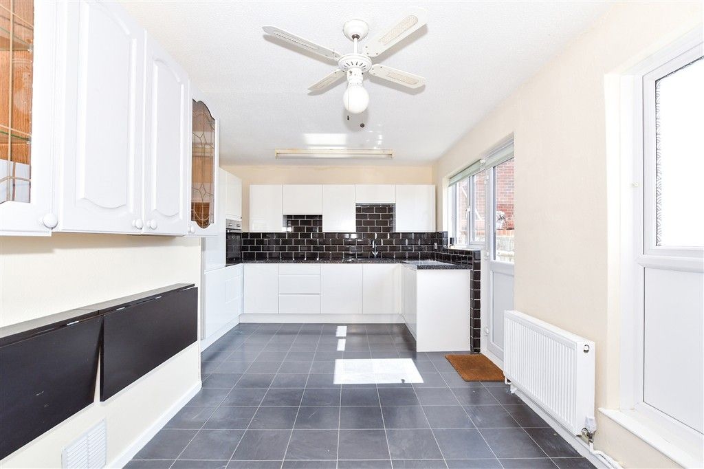 Property photo 2 of 11 Kitchen/Diner