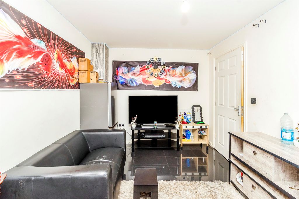 Property photo 3 of 14