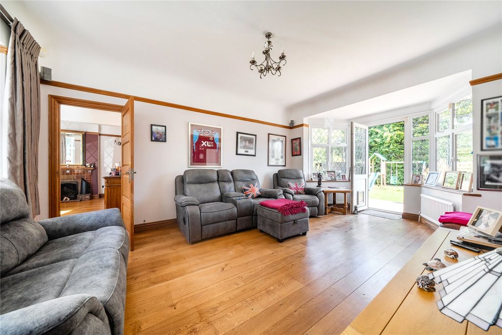 Property photo 2 of 42 Picture No. 16