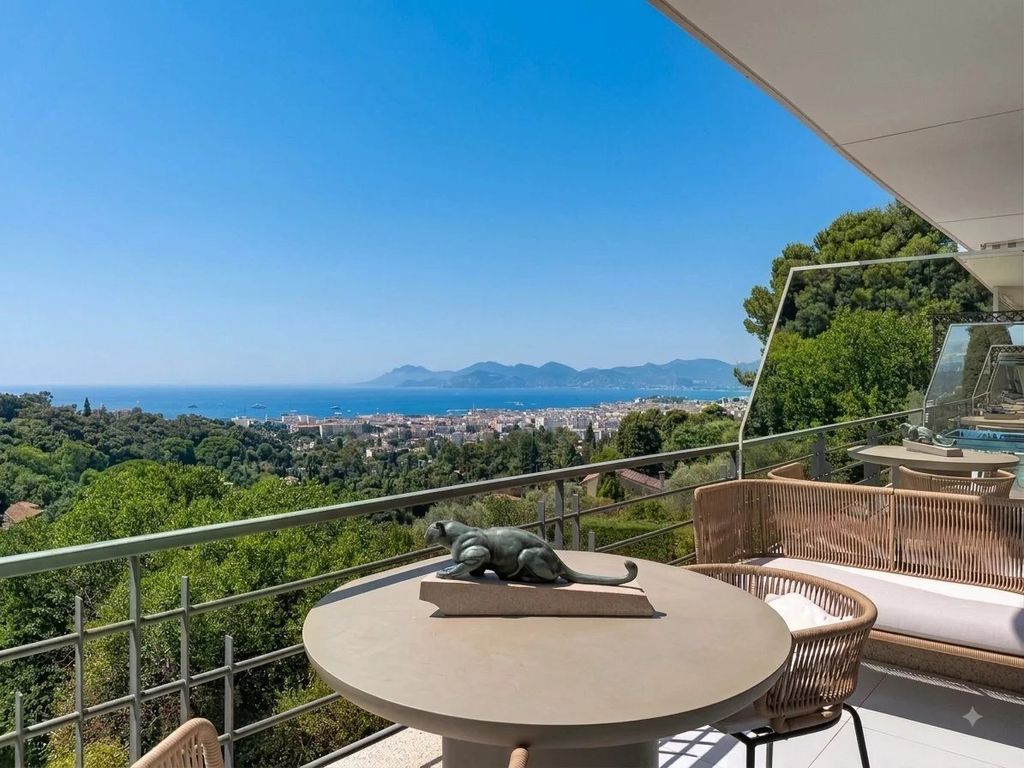 Property photo 1 of 6 Modern 1-Bedroom Apartment With Panoramic Sea Views