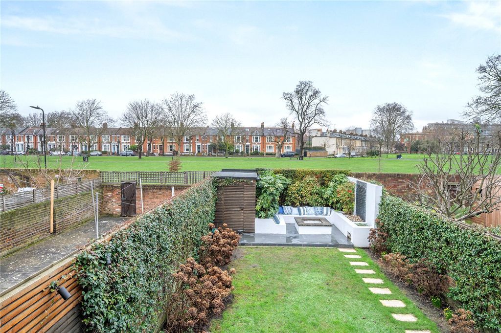 Property photo 3 of 24 Picture No. 08